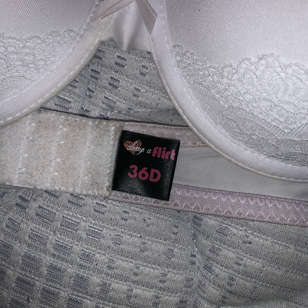 Bra - Picture 3 of 4
